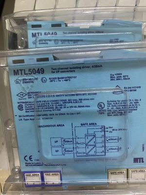 MTL5049 cô lập và truyền hai tín hiệu 4/20mA từ một bộ điều khiển nằm trong khu vực an toàn đến hai tải nằm trong khu vực nguy hiểm.